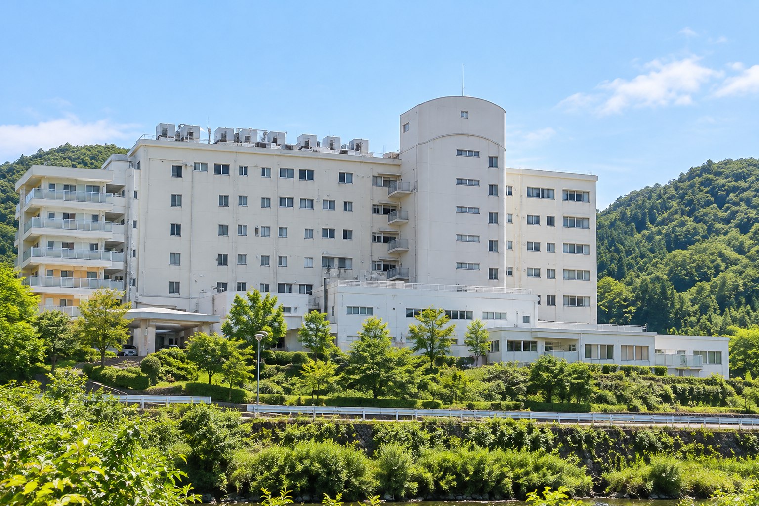 老人介護保健施設 山口幸楽苑