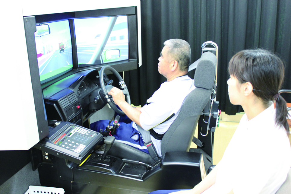 シミュレーター・自動車運転訓練